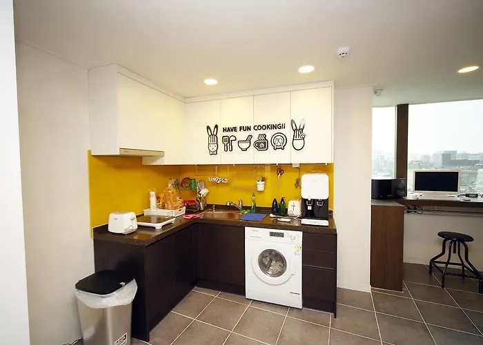ホステル 24 Sinchon Avenue *