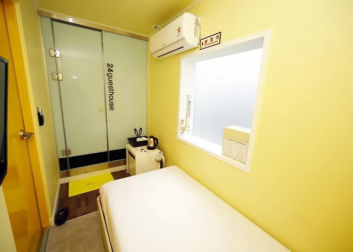24 Sinchon Avenue * ソウル特別市
